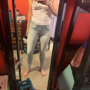 Size 6 light wash American eagle jeans